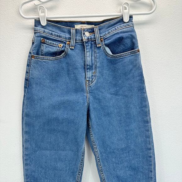Levi's Mom Jeans High Rise 24 - Picture 3 of 14